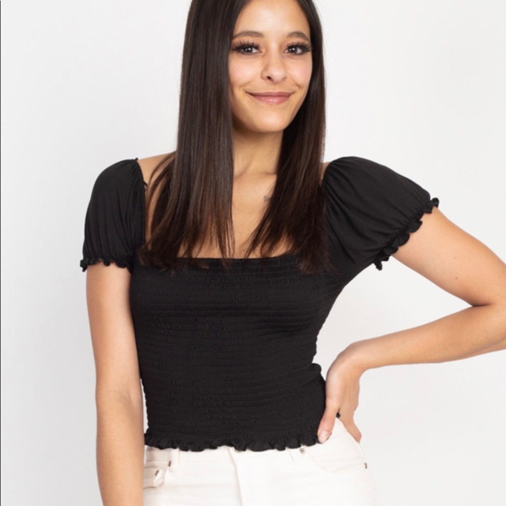 Smocking cropped top in black